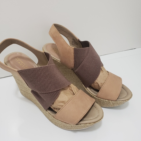 Womens Kenneth Cole Reaction Lightweight and Super Comfortable Platform Sandals - Picture 2 of 9
